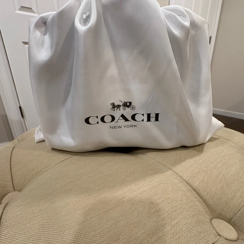 Coach Navy and Cream Tote Bag - Picture 6 of 8
